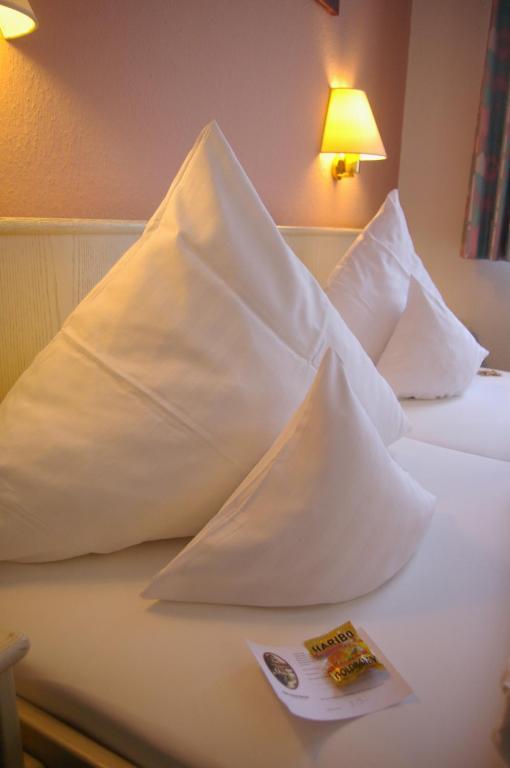 Zum Treuen Bartel Hotel Markgroningen Phòng bức ảnh