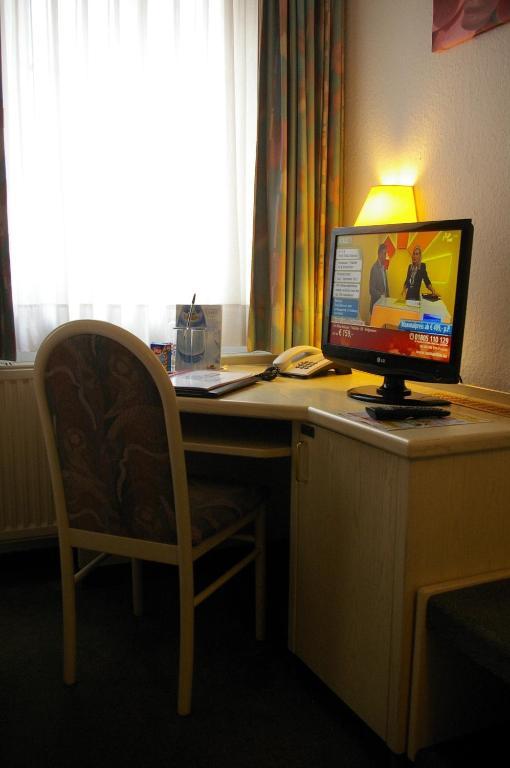 Zum Treuen Bartel Hotel Markgroningen Phòng bức ảnh